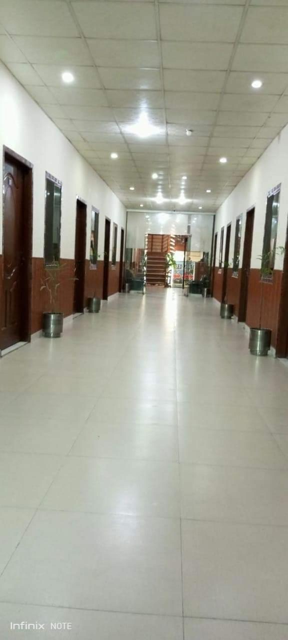 Hotel Khursheed Palace 拉瓦尔品第 外观 照片