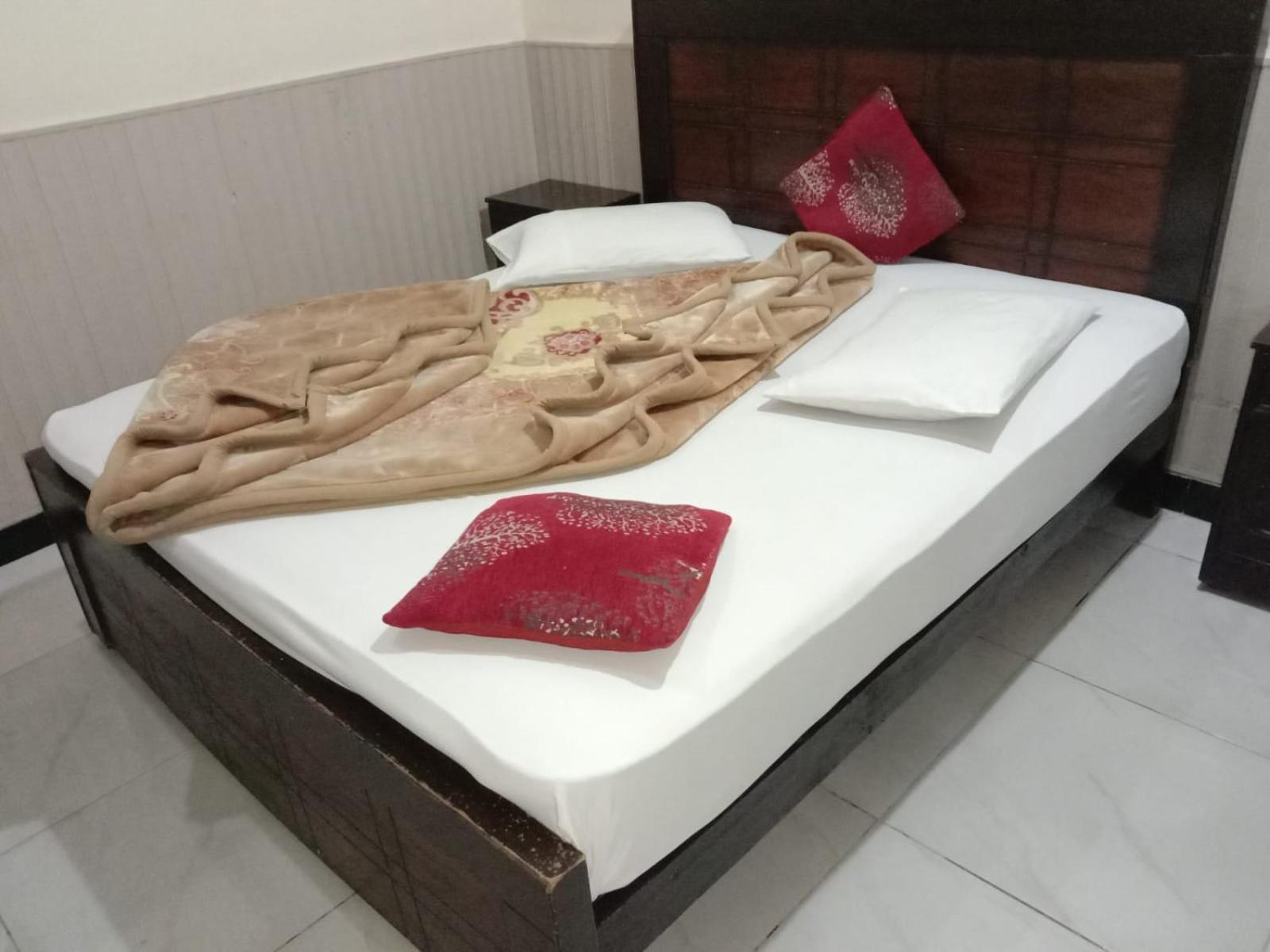 Hotel Khursheed Palace 拉瓦尔品第 外观 照片