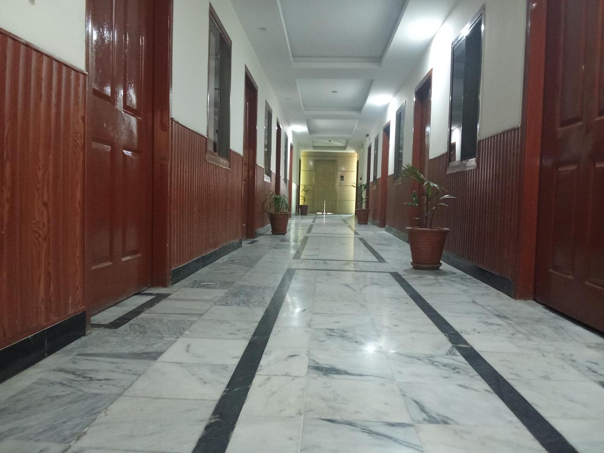 Hotel Khursheed Palace 拉瓦尔品第 外观 照片