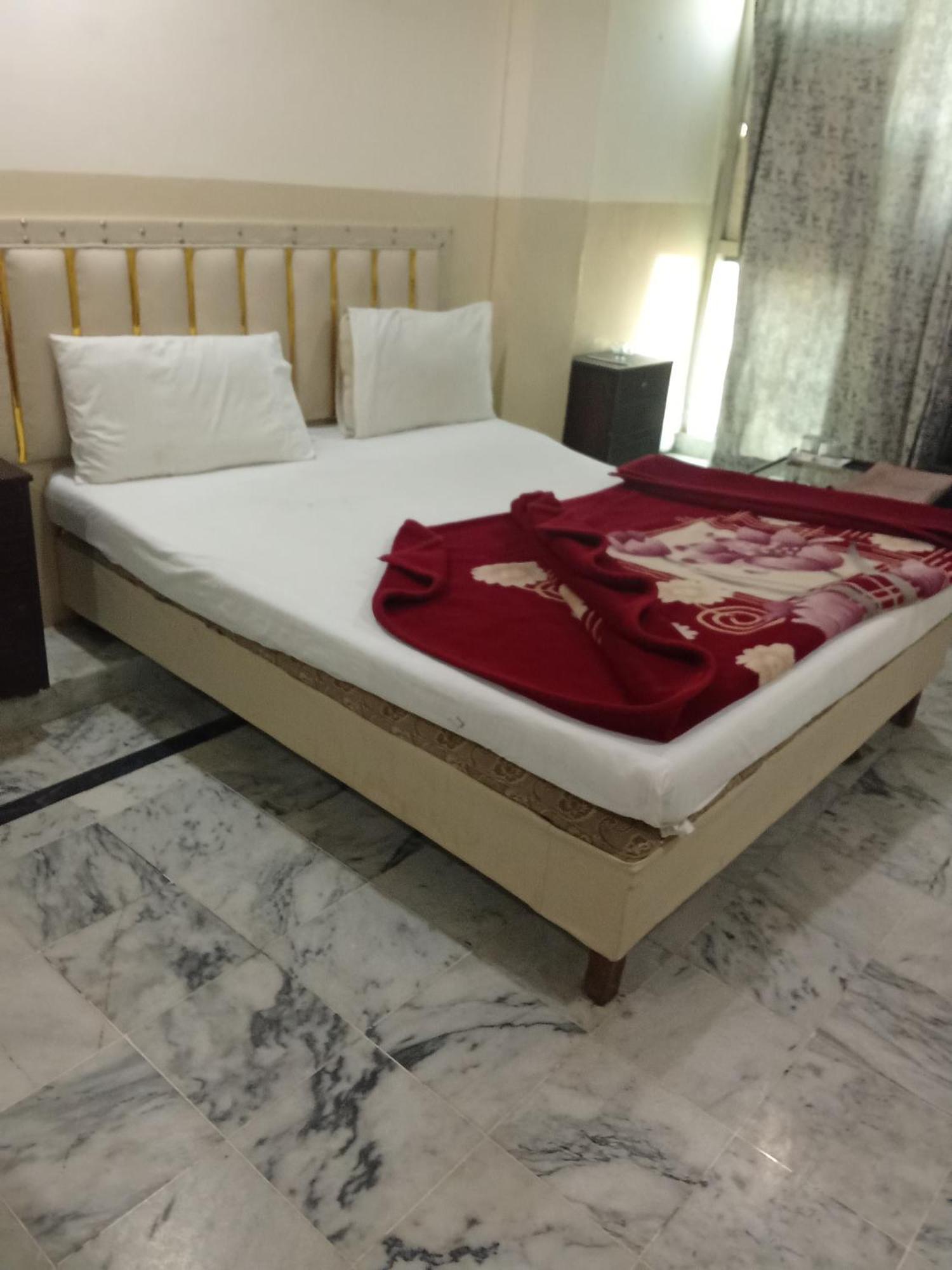 Hotel Khursheed Palace 拉瓦尔品第 外观 照片