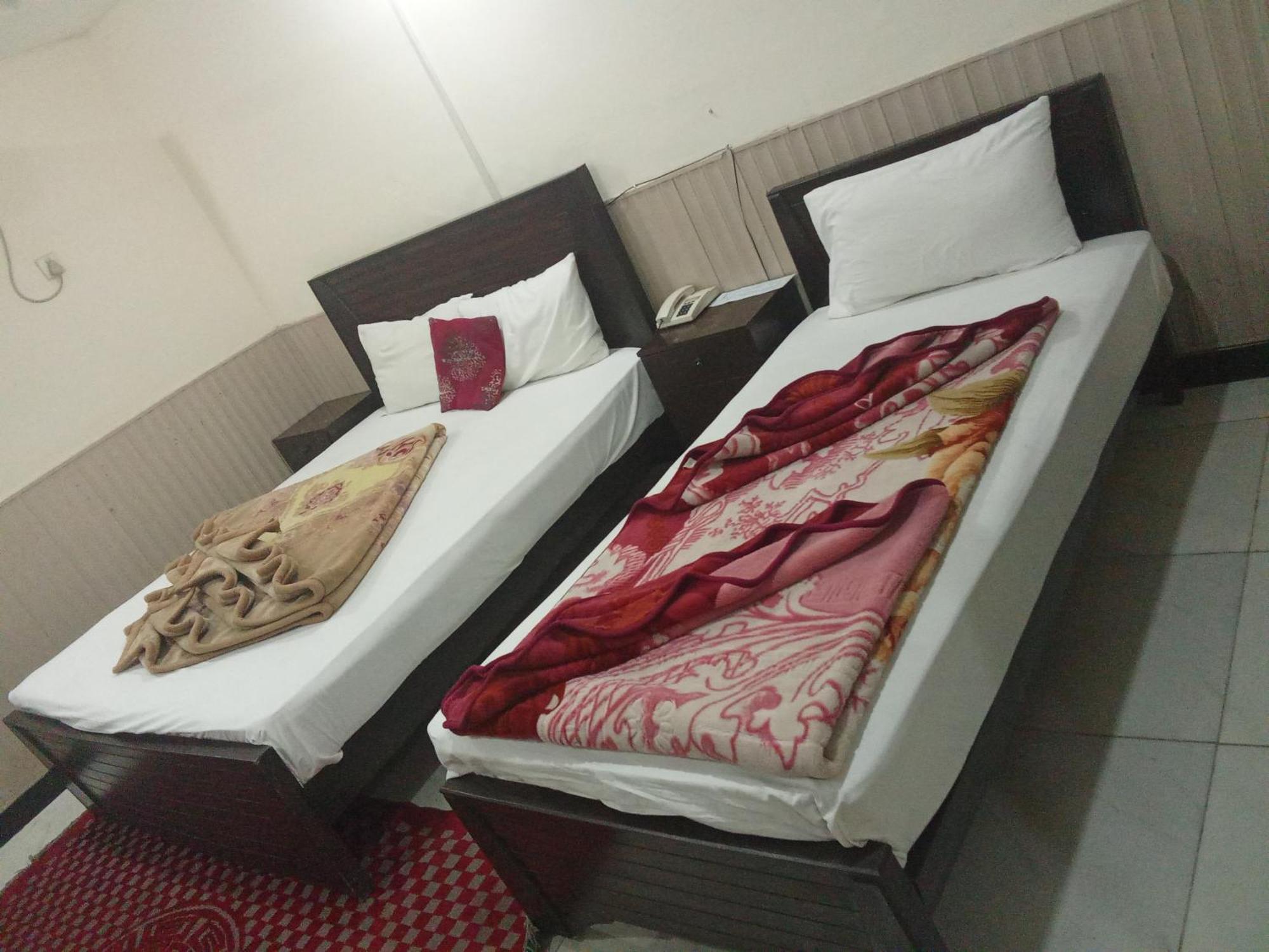 Hotel Khursheed Palace 拉瓦尔品第 外观 照片